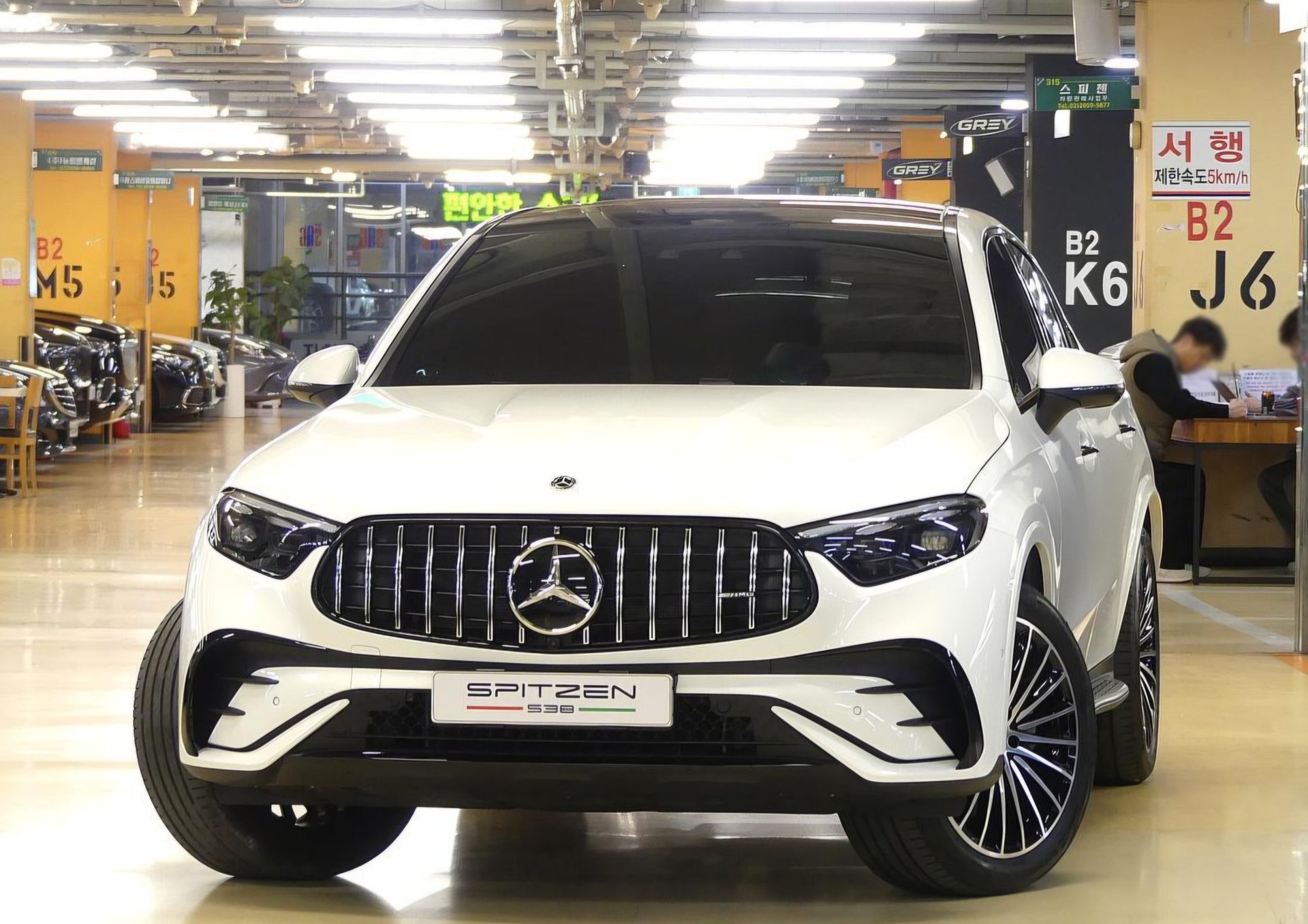 MERCEDES-BENZ GLC - View 1