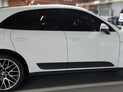 PORSCHE MACAN - 2