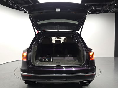 صورة مصغرة 32 لـ 2018 Bentley BENTAYGA