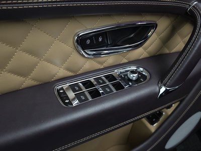 صورة مصغرة 34 لـ 2018 Bentley BENTAYGA