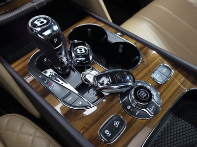 صورة مصغرة 13 لـ 2018 Bentley BENTAYGA