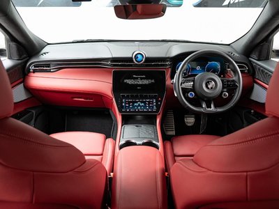 2024 Maserati GRECALE photo 4