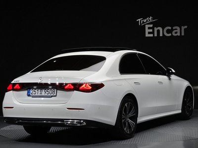 MERCEDES-BENZ E-CLASS - 4