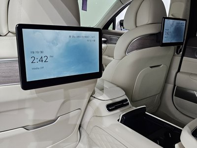 2023 Genesis G90 (RS4) — миниатюра 23