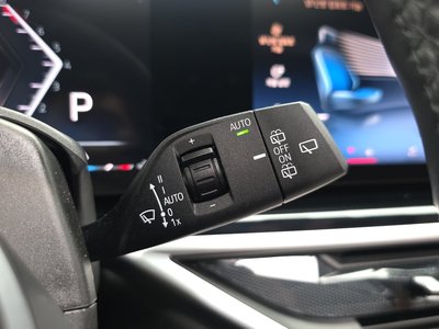 2023 BMW X7 thumbnail 38