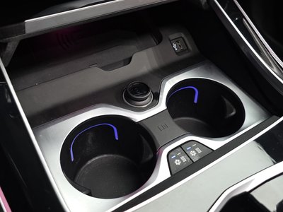 2023 BMW X7 thumbnail 31