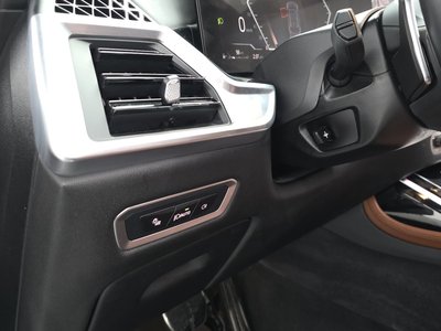 2023 BMW X7 thumbnail 30