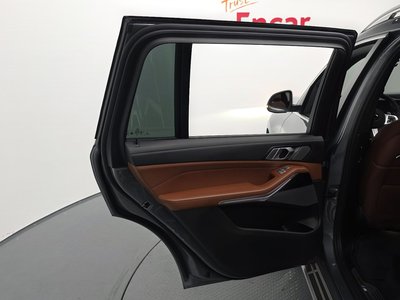 2023 BMW X7 thumbnail 15