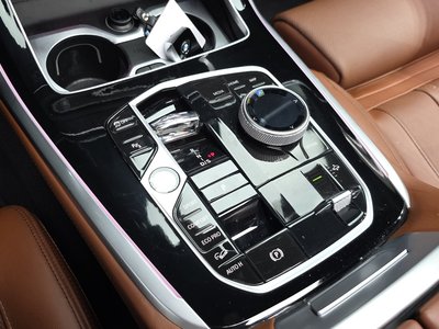 2023 BMW X7 thumbnail 12