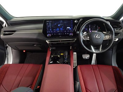 صورة 2 لـ 2023 Lexus RX