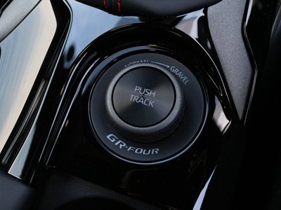 2025 Toyota GR COROLLA thumbnail 32