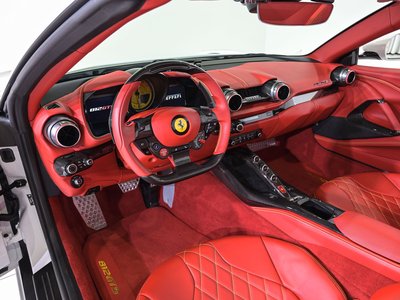 صورة 3 لـ 2023 Ferrari 812 GTS