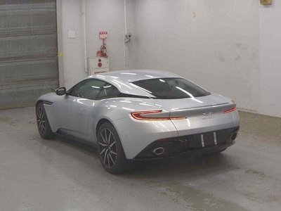 2019 Aston Martin DB11 — фото 2