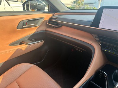 2023 Toyota CROWN SPORT thumbnail 17