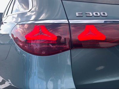 MERCEDES-BENZ E-CLASS - 10