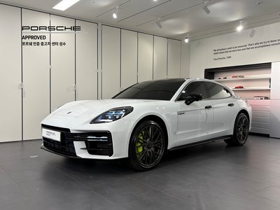 PORSCHE PANAMERA - 1