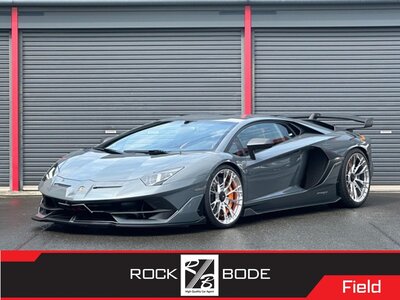 LAMBORGHINI AVENTADOR