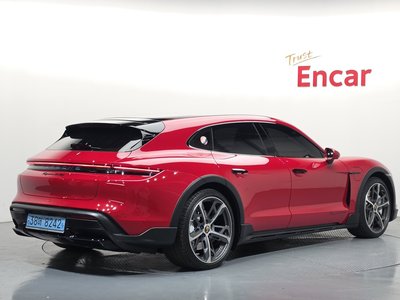 PORSCHE TAYCAN - 4