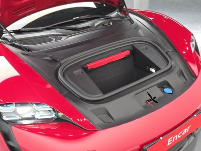 PORSCHE TAYCAN - 7