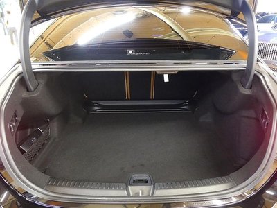 صورة 3 لـ 2025 Mercedes-BENZ E-CLASS