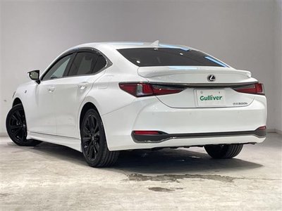 2022 Lexus ES photo 9