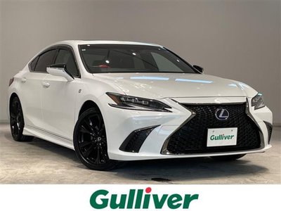 2022 Lexus ES photo 1