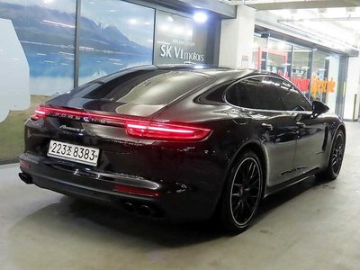 PORSCHE PANAMERA - 3