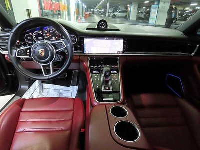 PORSCHE PANAMERA - 10