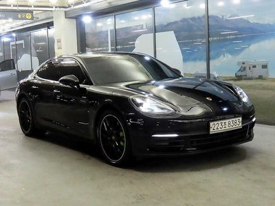 PORSCHE PANAMERA - 1