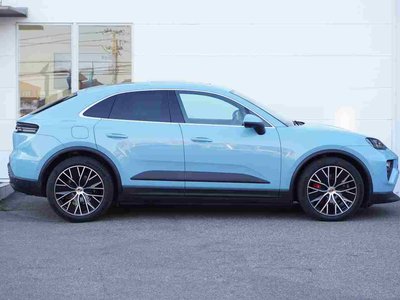 PORSCHE MACAN - 2