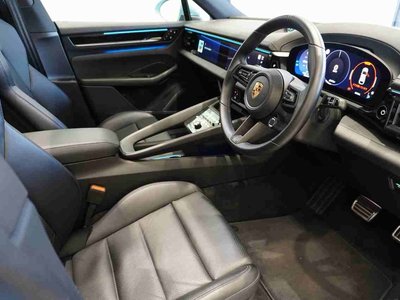PORSCHE MACAN - 5