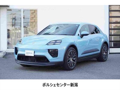 PORSCHE MACAN - 1