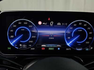 MERCEDES-BENZ EQS - 8