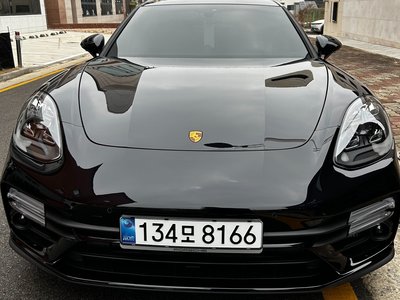 PORSCHE PANAMERA - 1