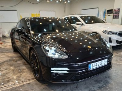 PORSCHE PANAMERA - 2