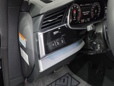 2022 AUDI Q8 thumbnail 27