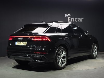 2022 AUDI Q8 — фото 2