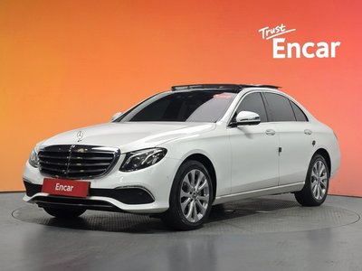 MERCEDES-BENZ E-CLASS - 1