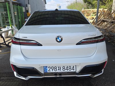 BMW 7 SERIES - 4