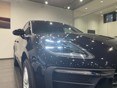 PORSCHE MACAN - 9
