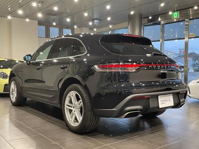 PORSCHE MACAN - 8