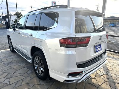 TOYOTA LAND CRUISER 300 - 8