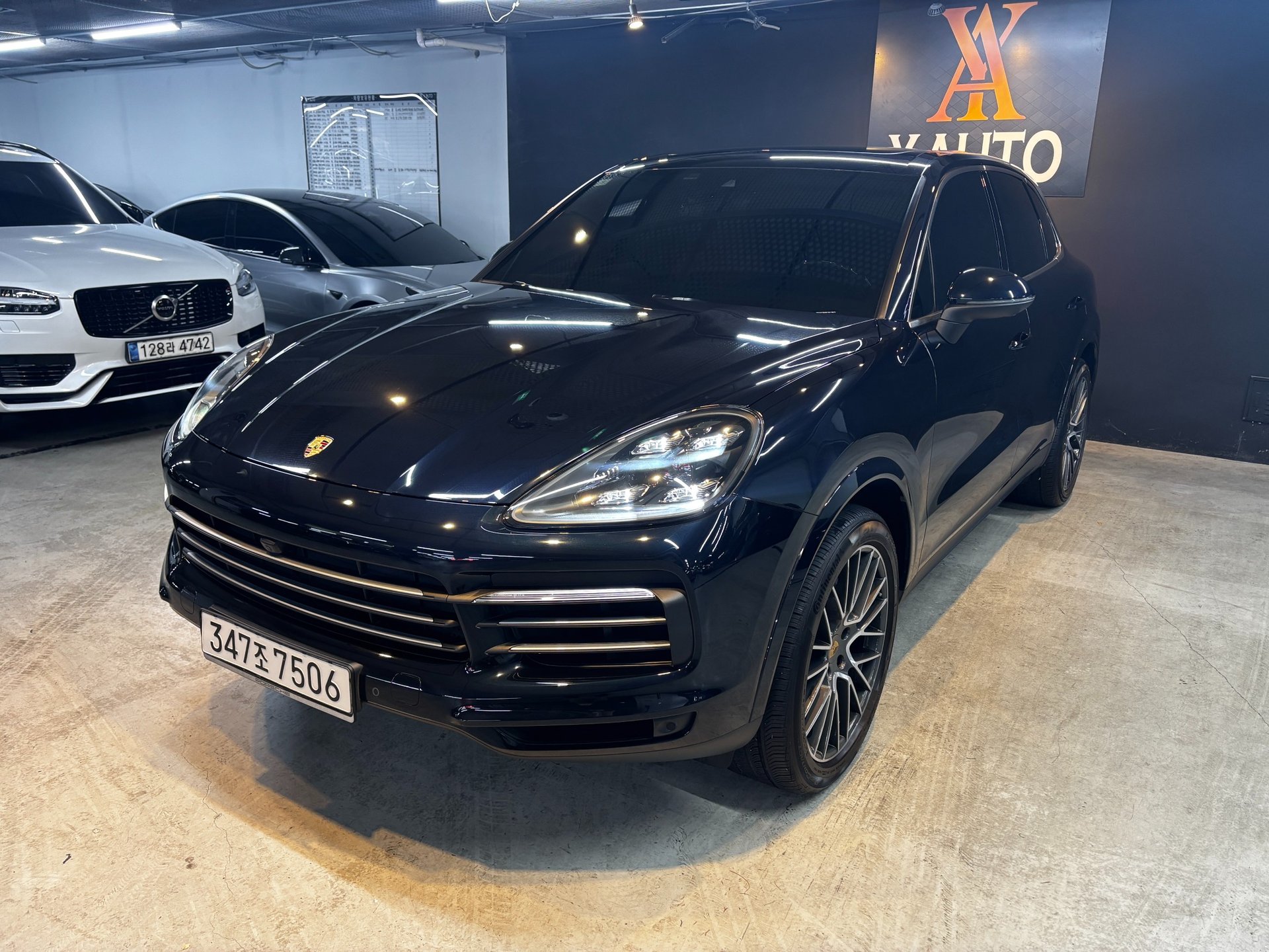 PORSCHE CAYENNE - View 1