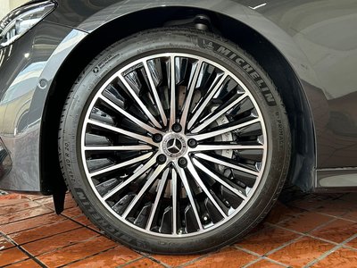 MERCEDES-BENZ E-CLASS - 3