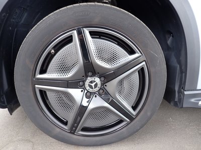 MERCEDES-BENZ EQE - 8