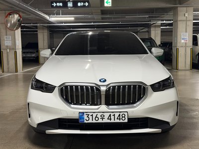 BMW 5 SERIES - 2