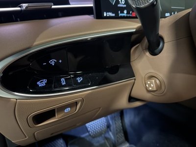 صورة 8 لـ 2024 Genesis GV70