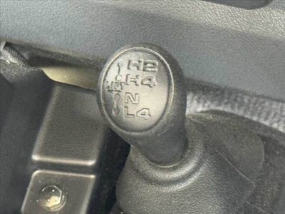TOYOTA LAND CRUISER 70 - 5