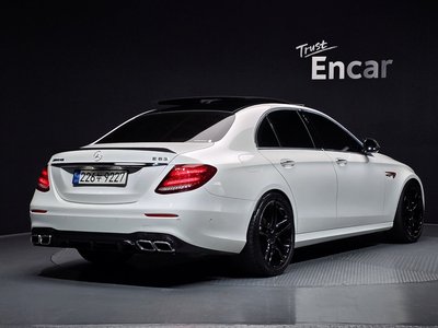 MERCEDES-BENZ E-CLASS - 4