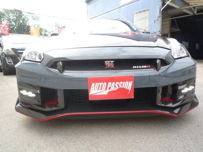 NISSAN GT-R - 2
